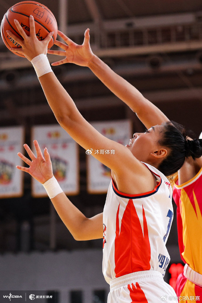 九游-绝境逆袭！四川女篮3-2险胜山西，四年三冠铸就WCBA王朝 李缘斩获FMVP|山西女篮|德怀特·霍华德|奥斯汀|王思雨|翟若云_新浪体育_新浪新闻